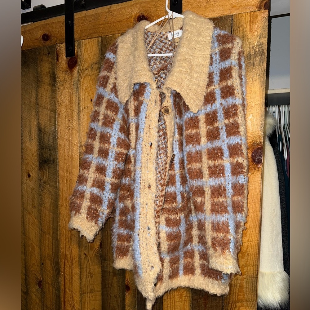 Cozy Plaid Women’s Cardigan